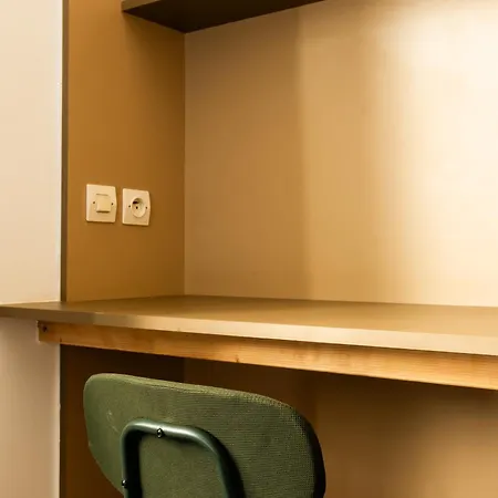Apartament Cozett'home - Chics & Modernes - 2 Pas Du Cirque Jules Verne - *