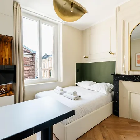 Apartament Cozett'home - Chics & Modernes - 2 Pas Du Cirque Jules Verne -